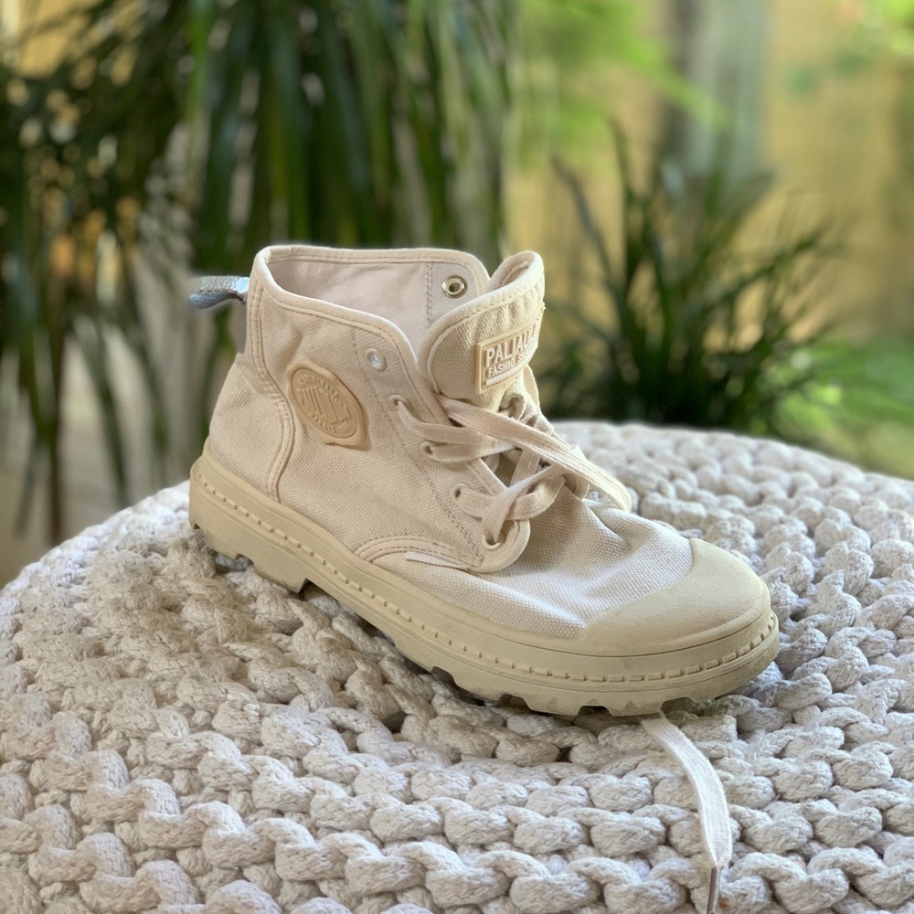 Cream/white Ankle Combat Boot Lace Up Lugsole